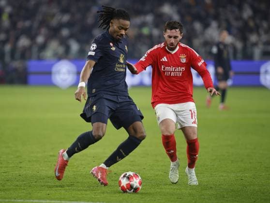 Kenan Yildiz of Juventus FC and Orkun Kokcu of SL Benfica during the Uefa Champions League, 2024 25 season, football match between Juventus FC and Benfica Lisbona on 29 January 2025 at Allianz Stadium, Turin, Italy. Photo Nderim Kaceli  Copyright: xNderimxKaceli IPAxSportx xipa-agency.netx xx IPA_53442289 IPA_Agency_IPA53442289