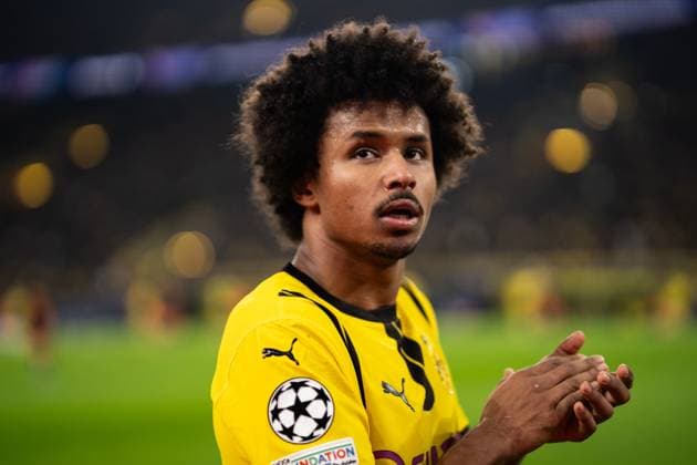 GER, UEFA Champions League, Matchday 8 Borussia Dortmund vs FC Shakhtar Donetsk 29 01 2025, Signal Iduna Park, Dortmund, GER, UEFA Champions League, Matchday 8 Borussia Dortmund vs FC Shakhtar Donetsk In the picture Karim Adeyemi Borussia Dortmund, 27 after his substitution, clapping in the direction of the fans, gestures, facial expressions, emotions nordphotoxGmbHxx xChristianxSchulze nph000300