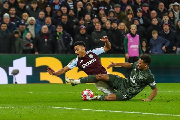 UEFA Champions League Matchday 8 of 8 Aston Villa v Celtic Ollie Watkins of Aston Villa is fouled by Auston Trusty of Celtic for a penalty during the UEFA Champions League Matchday 8 of 8 Aston Villa vs Celtic at Villa Park, Birmingham, United Kingdom, 29th January 2025 (Photo by Gareth Evans News Images) Copyright: xGarethxEvans NewsxImagesx