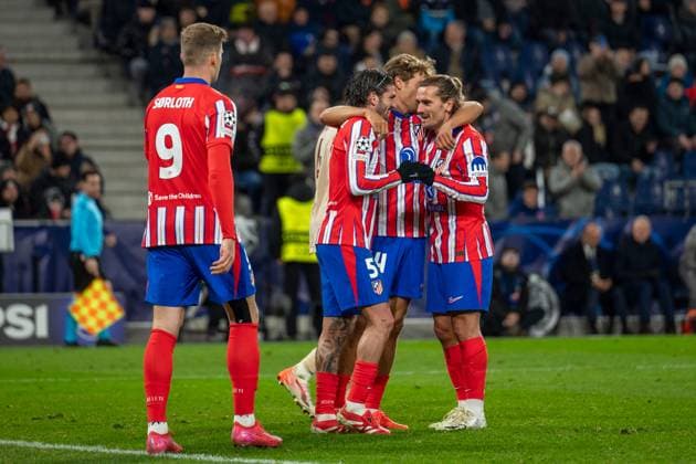SOCCER - UEFA CL, RBS vs Atletico SALZBURG,AUSTRIA,29.JAN.25 - SOCCER - UEFA Champions League, Red Bull Salzburg vs Atletico Madrid. Image shows the rejoicing of team Madrid (Atletico).  GEPAxpictures xWolfgangxKofler