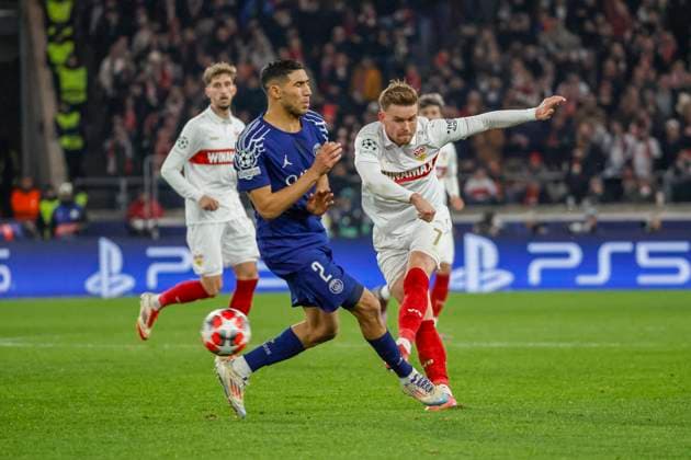Achraf Hakimi Paris St Germain, 02 and Maximilian Mittelstädt, Mittelstadt VfB Stuttgart, 07 fighting for the ball , Football, UEFA Champions League, Matchday 8, 2024 2025, VfB Stuttgart vs Paris St Germain, 29 01 2025, Arena Stuttgart, Stuttgart, Germany Stuttgart Arena Stuttgart Baden Württemberg Germany Copyright: xGrantxHubbsx