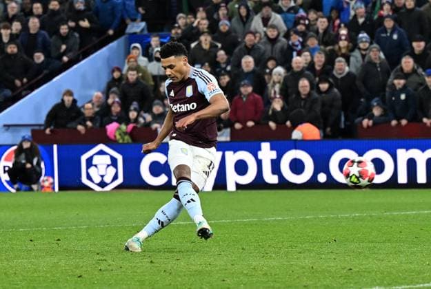 Birmingham, England, 29th January 2025. Aston Villa™s Ollie Watkins scoring his sides third goal during the UEFA Champions League match at Villa Park, Birmingham. Picture credit should read: Cody Froggatt Sportimage EDITORIAL USE ONLY. No use with unauthorised audio, video, data, fixture lists, club league logos or live services. Online in-match use limited to 120 images, no video emulation. No use in betting, games or single club league player publications. SPI_080_CF_Aston_Villa_Celtic SPI-3641-0080