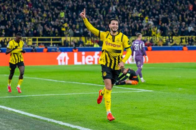 29 01 2025, Borussia Dortmund Shakhtar Donetsk, UEFA Champions League, Matchday 8 Dortmunds Ramy Bensebaini celebrates after his goal for 3 1 IMPORTANT NOTE In accordance with UEFA regulations, it is prohibited to use or have used photographs taken in the stadium and or of the match in the form of sequential images and or video-like photo series Copyright: xDavidxInderliedx