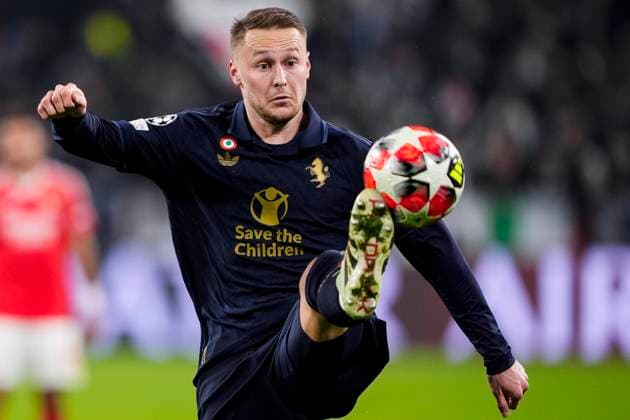 Juventus& x2019; Teun Koopmeiners during the Uefa Champions League soccer match between Juventus Fc and Benfica at the Juventus stadium in Turin, round 8 8 - north west Italy - January 29, 2025. - Soccer .  Copyright: xFabioxFerrari LaPressex