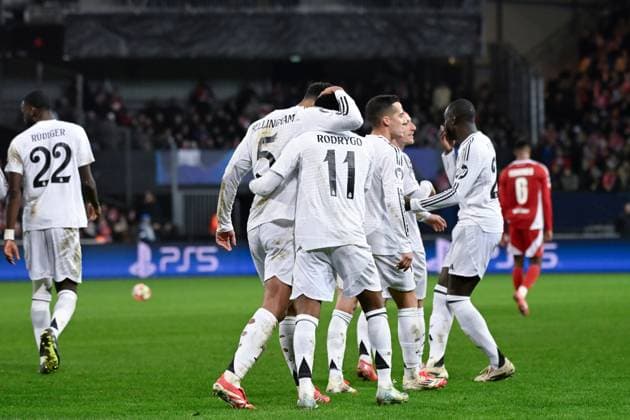 FOOTBALL : Brest vs Real Madrid - Ligue des Champions - 29 01 2025 Rodrygo ( 11 - Real Madrid ) celebrates with teammates during the UEFA Champions League match between Stade Brestois 29 and Real Madrid CF at Stade de Roudourou on January 29 , 2025 in Guingamp, France. ( Photo by Dante Badano PsnewZ ) - GuingampFrance  Copyright: xDantexBadanox