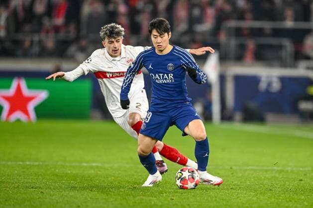 Ameen Al Dakhil VfB Stuttgart and Kang in Lee Paris Saint Germain battle for the ball during the UEFA Champions League 2024 25 League Phase MD8 match between VfB Stuttgart and Paris Saint Germain at MHPArena on January 29, 2025 in Stuttgart, Germany Photo by Harry Langer DeFodi Images Defodi 541 VFBPSG20250129 68 Defodi-541