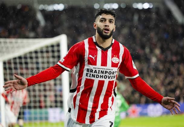 EINDHOVEN - Armando Obispo of PSV Eindhoven scores the 2-2 during the UEFA Champions League match between PSV Eindhoven and Liverpool FC at Phillips Stadium on Jan. 29, 2025 in Eindhoven, Netherlands. ANP KOEN VAN WEEL UEFA Champions League 2024 25 League Phase MD8 2024 25 xVIxANPxSportx xxANPxIVx 518658507 originalFilename: 518658507.jpg