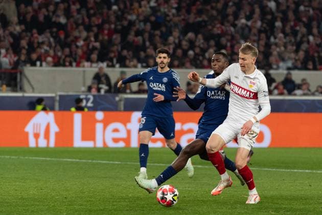 Goal for 1 4 by Chris Fuehrich VfB Stuttgart 27 , li Willian Pacho Paris Saint Germain, 51 GER, VfB Stuttgart vs Paris Saint Germain, Football, Men, UEFA Champions League, Matchday 8, Season 2024 2025, 29 01 2025, GER, VfB Stuttgart vs Paris Saint Germain, Football, Men, UEFA Champions League, Matchday 8, Season 2024 2025, 29 01 2025 Stuttgart Copyright: xEibner-Pressefoto WolfgangxFrankx EP_WFK
