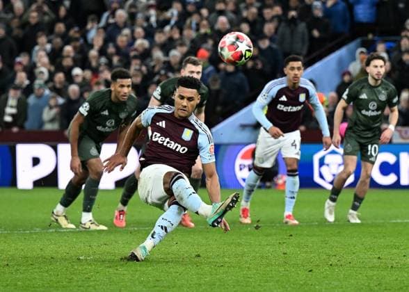 Birmingham, England, 29th January 2025. Aston Villa™s Ollie Watkins missing a penalty during the UEFA Champions League match at Villa Park, Birmingham. Picture credit should read: Cody Froggatt Sportimage EDITORIAL USE ONLY. No use with unauthorised audio, video, data, fixture lists, club league logos or live services. Online in-match use limited to 120 images, no video emulation. No use in betting, games or single club league player publications. SPI_084_CF_Aston_Villa_Celtic SPI-3641-0084