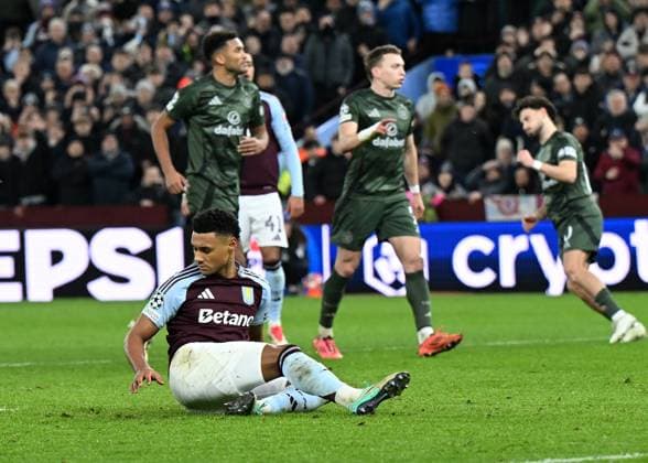 Birmingham, England, 29th January 2025. Aston Villa™s Ollie Watkins missing a penalty during the UEFA Champions League match at Villa Park, Birmingham. Picture credit should read: Cody Froggatt Sportimage EDITORIAL USE ONLY. No use with unauthorised audio, video, data, fixture lists, club league logos or live services. Online in-match use limited to 120 images, no video emulation. No use in betting, games or single club league player publications. SPI_086_CF_Aston_Villa_Celtic SPI-3641-0086