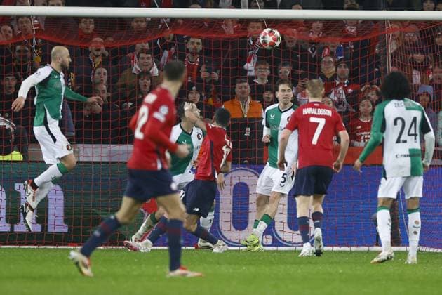 LILLE, 29-01-2025. Decathlon Arena Stade Pierre Mauroy. Football, UEFA Champions League season 2024 2025. Lille - Feyenoord. Lille player Remy Cabella scores 6-1 during the match Borussia LOSC Lille - Feyenoord Lille - Feyenoord  x27615007x Copyright: