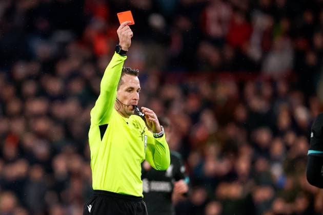 2025-01-29 PSV Eindhoven v Liverpool FC - UEFA Champions League 2024 25 League Phase MD8 EINDHOVEN, NETHERLANDS - JANUARY 29: Referee Tobias Stieler shows a red card during the UEFA Champions League 2024 25 League Phase MD8 match between PSV Eindhoven and Liverpool FC at PSV Stadion on January 29, 2025 in Eindhoven, Netherlands. Eindhoven PSV Stadion Netherlands Content not available for redistribution in The Netherlands directly or indirectly through any third parties. Copyright: xBroerxvanxdenxBoomx