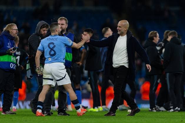 Man City manager Pep Guardiola with goal score Mateo Kovacic during the UEFA Champions League match between Manchester City and Club Brugge at the Etihad Stadium, Manchester, England on 29 January 2025.  Copyright: xThomasxGaddx PMI-6684-0041