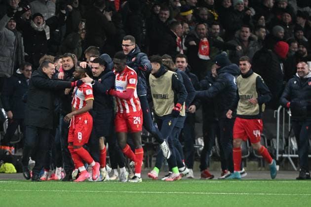 29 01 2025, Bern, Stadion Wankdorf, Uefa Champions League BSC Young Boys Red Star Belgrade, the players of Belgrade celebrate the goal to 0 1 by 8 Guelor Kanga Belgrade Bern Stadion Wankdorf Bern Switzerland Copyright: xJustPictures.ch ManuelxWinterbergerx jp-de-MaWi-MWI_1233