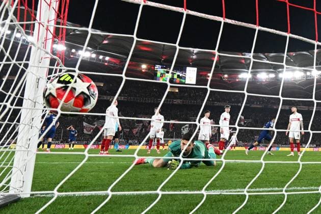 29 01 2025, xjhx, Fussball UEFA Champions League, VfB Stuttgart Paris St Germain v l Ousame Dembele PSG Paris St Germain Torschuetze, erzielt das Tor, Treffer, scores the goal 0 4 Fabian Bredlow VfB Stuttgart DFL DFB REGULATIONS PROHIBIT ANY USE OF PHOTOGRAPHS as IMAGE SEQUENCES and or QUASI VIDEO Stuttgart