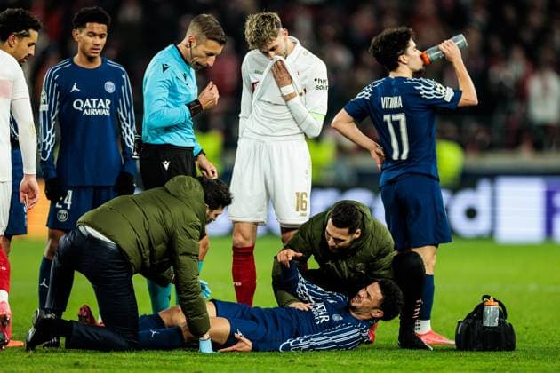 UEFA Champions League VfB Stuttgart FC Paris Saint Germain 29 01 2025 Warren Zaire Emery FC Paris Saint Germain, 33 needs treatment on the pitch UEFA Champions League VfB Stuttgart FC Paris Saint Germain Stuttgart, Arena Stuttgart on 29 01 2025 Copyright: xBEAUTIFULxSPORTS Wunderlx