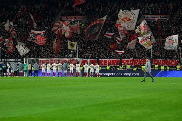 Stuttgart 29 January 2025 Uefa Champions League phase 2024 25 Matchday 8, VFB Stuttgart Paris Saint Germain v l , VFB Stuttgart thanks the fans, thanks team after the match, after the match thanks the fans, applauds the fans Copyright: JoaquimxFerreira