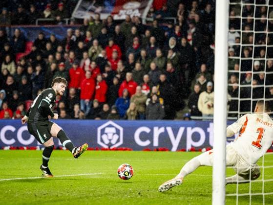 EINDHOVEN - Harvey Elliott of Liverpool FC scores the 1-2 during the UEFA Champions League match between PSV Eindhoven and Liverpool FC at Phillips Stadium on Jan. 29, 2025 in Eindhoven, Netherlands. ANP ROBIN VAN LONKHUIJSEN UEFA Champions League 2024 25 League Phase MD8 2024 25 xVIxANPxSportx xxANPxIVx 518660868 originalFilename: 518660868.jpg