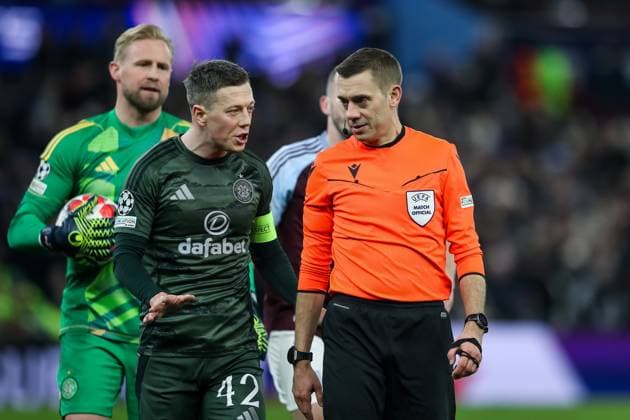 UEFA Champions League Matchday 8 of 8 Aston Villa v Celtic Callum McGregor of Celtic speaks to Referee ClÃ ment Turpin during the UEFA Champions League Matchday 8 of 8 Aston Villa vs Celtic at Villa Park, Birmingham, United Kingdom, 29th January 2025 (Photo by Gareth Evans News Images) Copyright: xGarethxEvans NewsxImagesx