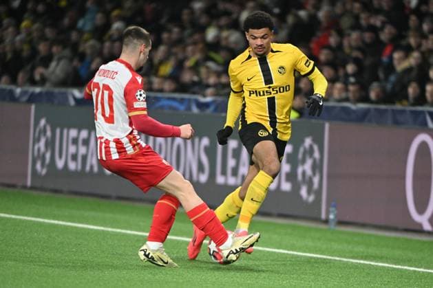 29 01 2025, Bern, Stadion Wankdorf, Uefa Champions League BSC Young Boys Red Star Belgrade, 24 Zachary Athekame Young Boys vs 70 Ognjen Mimovic Belgrade Bern Stadion Wankdorf Bern Switzerland Copyright: xJustPictures.ch ManuelxWinterbergerx jp-de-MaWi-MWI_1184