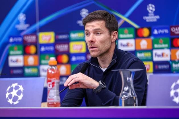 29.01.2025, Fußball, Bayer 04 Leverkusen - AC Sparta Prag, UEFA Champions League, 8. Spieltag, BayArena, Saison 2024 2025: Cheftrainer Xabi Alonso (Bayer 04 Leverkusen Trainer) bei der Pressekonferenz nach dem Spiel Nordrhein-Westfalen Deutschland