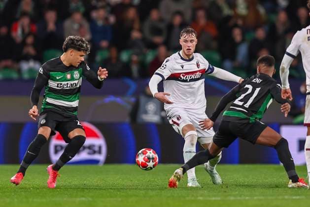 Sam Beukema (Bologna) Geny Catamo (Sporting CP Lisboa) Maximiliano Araujo (Sporting CP Lisboa) during the Uefa Champions League match between Sporting CP Lisboa 1-1 Bologna FC at Estdio Jos Alvalade on January 29, 2025 in Lisboa, Italy. Noxthirdxpartyxsales  (280021560)