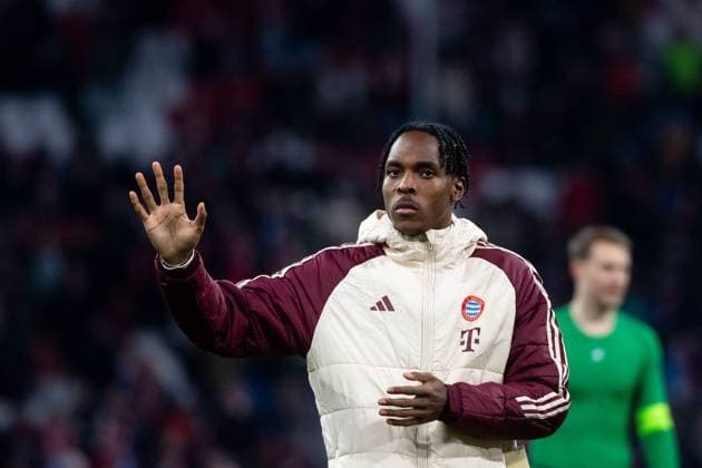 Mathys Tel FC Bayern Muenchen, 39 thanks the fans after the match, GER, FC Bayern Muenchen vs SK Slovan Bratislava, Football, UEFA Champions League, Matchday 8, Season 2024 2025, 29 01 2025 GER, FC Bayern Muenchen vs SK Slovan Bratislava, Football, UEFA Champions League, Matchday 8, Season 2024 2025, 29 01 2025 Muenchen Copyright: xEibner-Pressefoto Memmlerx EP_MMR