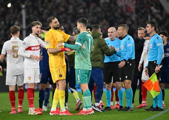 after the match Goalkeeper Gianuigi Donnarumma FC Paris Saint Germain PSG 01 Goalkeeper Fabian Bredlow VfB Stuttgart 01 Consolation Champions League VfB Stuttgart vs Paris St Germain PSG 29 01 2025 DFL REGULATIONS PROHIBIT ANY USE OF PHOTOGRAPHS AS IMAGE SEQUENCES AND OR QUASI VIDEO Champions League VfB Stuttgart vs Paris St Germain PSG