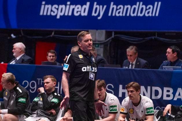 Mens Handball World Cup 2025 Baerum 20250129 Germanys coach Alfred Gislason in action on the sidelines during the quarterfinal between Germany and Portugal in the Mens Handball World Cup in Unity Arena at Fornebu Portugal won the match 31 30 after extra time Photo Erik Flaaris Johansen NTB Baerum Norge EDITORIAL USE ONLY RESTRICTED USE FOR BETTING COMPANIES  Copyright: xErikxFlaarisxJohansenx xNTBx