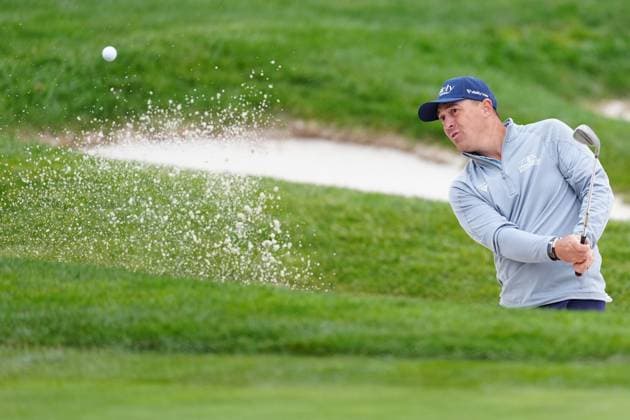 PEBBLE BEACH, CA - JANUARY 29: PGA, Golf Herren golfer Justin Lower hits a sand shot on the 17th hole during practice for the AT&T Pebble Beach Pro AM on January 29, 2025, at Pebble Beach Golf Links in Pebble Beach, California. (Photo by Brian Spurlock Icon Sportswire) GOLF: JAN 29 PGA AT&T Pebble Beach Pro-Am EDITORIAL USE ONLY Icon25012951