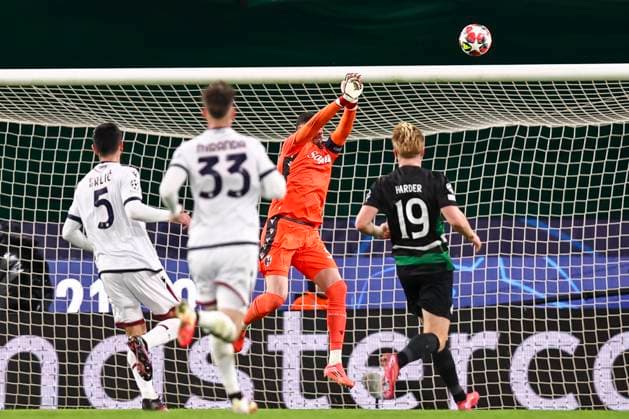 Federico Ravaglia (Bologna) during the Uefa Champions League match between Sporting CP Lisboa 1-1 Bologna FC at Estdio Jos Alvalade on January 29, 2025 in Lisboa, Italy. Noxthirdxpartyxsales  (280021439)