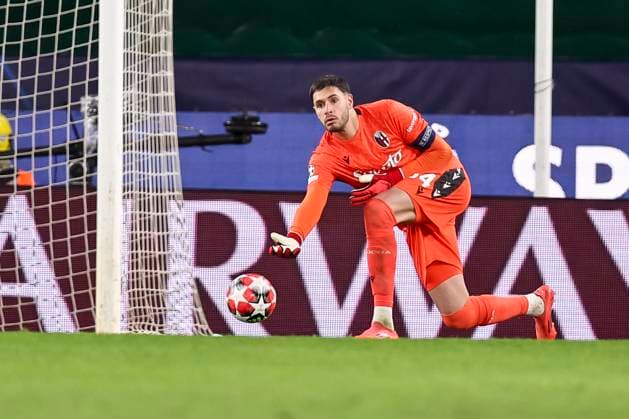 Federico Ravaglia (Bologna) during the Uefa Champions League match between Sporting CP Lisboa 1-1 Bologna FC at Estdio Jos Alvalade on January 29, 2025 in Lisboa, Italy. Noxthirdxpartyxsales  (280021473)