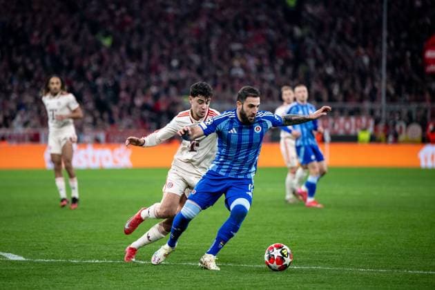 Aleksandar Pavlovic FC Bayern Muenchen, 45 in duel with Tigran Barseghyan SK Slovan Bratislava, 11 , GER, FC Bayern Muenchen vs SK Slovan Bratislava, Football, UEFA Champions League, Matchday 8, Season 2024 2025, 29 01 2025 GER, FC Bayern Muenchen vs SK Slovan Bratislava, Football, UEFA Champions League, Matchday 8, Season 2024 2025, 29 01 2025 Muenchen Copyright: xEibner-Pressefoto Memmlerx EP_MMR