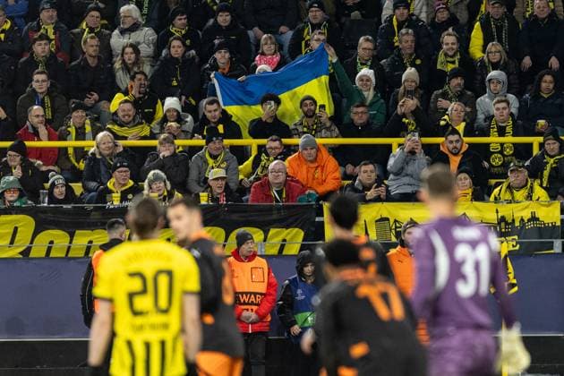 UEFA Champions League Borussia Dortmund FC Shakhtar Donetsk 29 01 2025 Fans on the stadium with the flag of Ukraine UEFA Champions League Borussia Dortmund FC Shakhtar Donetsk Signal Iduna Park, Dortmund 29 01 2025 Copyright: xBEAUTIFULxSPORTS Buriakovx