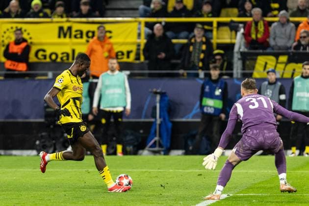 UEFA Champions League Borussia Dortmund FC Shakhtar Donetsk 29 01 2025 Serhou Guirassy Borussia Dortmund, 9 , Dmytro Riznyk FC Shakhtar Donetsk, 31 UEFA Champions League Borussia Dortmund FC Shakhtar Donetsk Signal Iduna Park, Dortmund 29 01 2025 Copyright: xBEAUTIFULxSPORTS Buriakovx