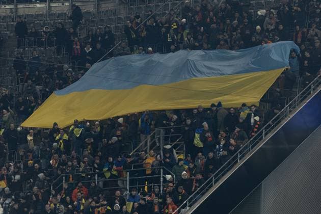 UEFA Champions League Borussia Dortmund FC Shakhtar Donetsk 29 01 2025 Guest block, Fans of FC Shakhtar Donetsk with the flag of Ukraine UEFA Champions League Borussia Dortmund FC Shakhtar Donetsk Signal Iduna Park, Dortmund 29 01 2025 Copyright: xBEAUTIFULxSPORTS Buriakovx