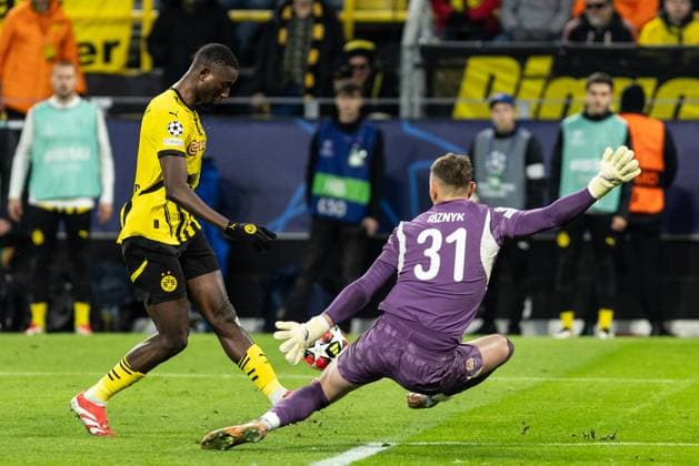 UEFA Champions League Borussia Dortmund FC Shakhtar Donetsk 29 01 2025 Serhou Guirassy Borussia Dortmund, 9 , Dmytro Riznyk FC Shakhtar Donetsk, 31 UEFA Champions League Borussia Dortmund FC Shakhtar Donetsk Signal Iduna Park, Dortmund 29 01 2025 Copyright: xBEAUTIFULxSPORTS Buriakovx