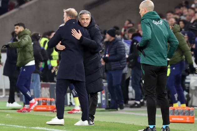 29 01 25 VfB Stuttgart Paris St Germain Germany, Stuttgart, 29 01 2025, Football, UEFA Champions League, VfB Stuttgart Paris St Germain v l Sebastian Hoeneß Coach VfB Stuttgart , Luis Enrique Coach Paris St Germain