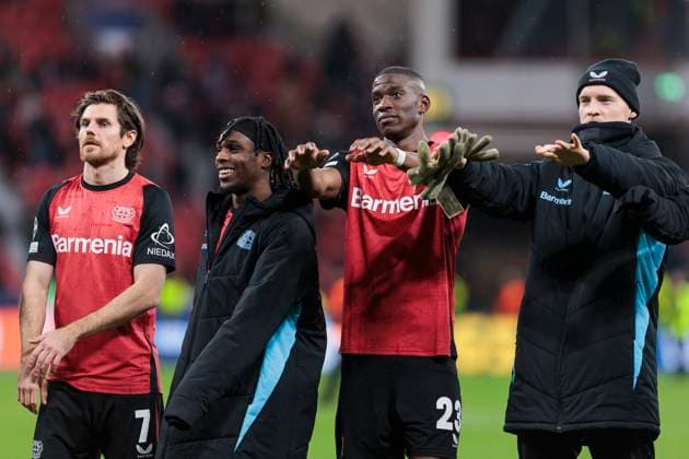 UEFA Champions League, Bayer Leverkusen Sparta Prague, 29 01 2025 Jonas Hofmann Bayer 04 Leverkusen, 7 , Jeremie Frimpong Bayer 04 Leverkusen, 30 , Nordi Mukiele Bayer 04 Leverkusen, 23 , Niklas Lomb Bayer 04 Leverkusen, 36 after the final whistle in front of the fans UEFA Champions League, Bayer Leverkusen Sparta Prague, Matchday 8, on 29 01 2025, BayArena, Leverkusen UEFA regulations prohibit any use of photographs as image sequences and or quasi video Copyright: xBEAUTIFULxSPORTS Meuselx