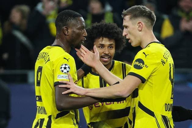 UEFA Champions League Borussia Dortmund Shakhtar Donetsk on 29 01 2025 at Signal Iduna Park in Dortmund Cheering, goal celebration, goal scorer Serhou Guirassy Dortmund 9 celebrates with the team after his goal for 1 to 0, here with Karim Adeyemi Dortmund 27 and Nico Schlotterbeck Dortmund 4 MH