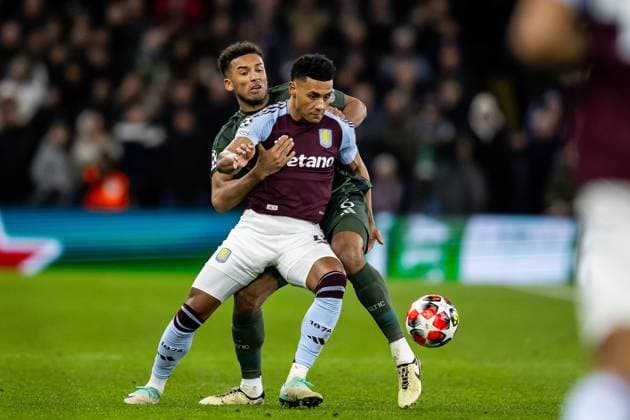 Aston Villa v Celtic Champions League 29 01 2025. Aston Villa forward Ollie Watkins (11) battles for possession with Celtic defender Auston Trusty (6) during the Champions League match between Aston Villa and Celtic at Villa Park, Birmingham, England on 29 January 2025. Birmingham Villa Park West Midlands England Editorial use only , Copyright: xManjitxNarotrax PSI-21358-0110