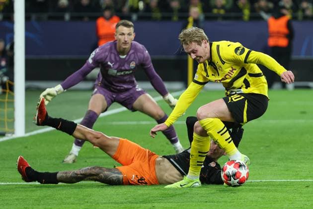 UEFA Champions League Borussia Dortmund Shakhtar Donetsk on 29 01 2025 at Signal Iduna Park in Dortmund Julian Brandt Dortmund 10 vs Marlon Gomes Donetsk 30 MH