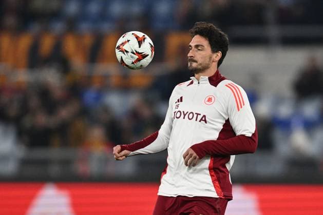 CALCIO - UEFA Europa League - AS Roma vs Eintracht Frankfurt Mats Hummels of A.S. Roma particPhoto by IPA ABACAPRESS.COMtes in the UEFA Europa League 2024 25 League Phase MD8 match between A.S. Roma and Eintracht Frankfurt at Olympic Stadium on January 30, 2025 in Rome, Italy. Rome Italy  Copyright: xIPAxSport ABACAx