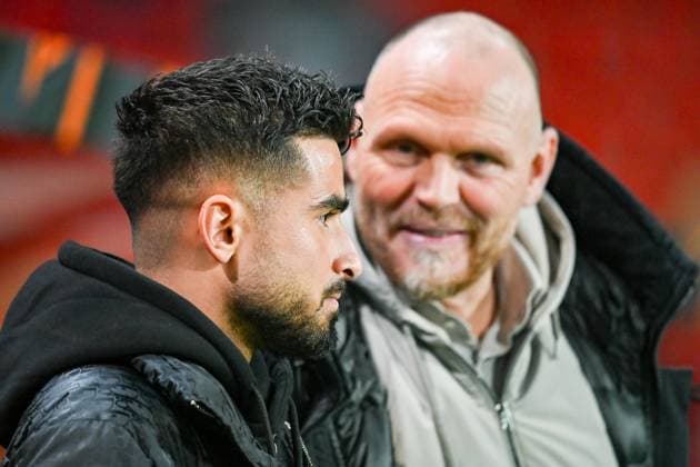 ENSCHEDE, Stadium Grolsch Veste, 30-01-2025 , season 2024 2025 , Europa League during the match Twente - Besiktas FC Twente coach Joseph Oosting and Unavar Twente - Besiktas  x27626832x Copyright: