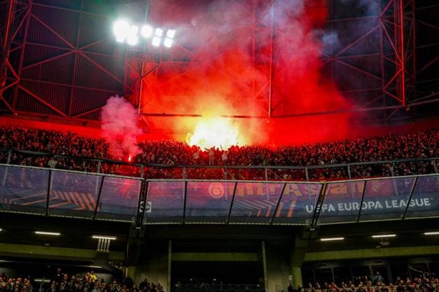 2025-01-30 AFC Ajax v Galatasaray - UEFA Europa League 2024 25 League Phase MD8 AMSTERDAM, NETHERLANDS - JANUARY 30: fans of Galatasaray with fireworks during the UEFA Europa League 2024 25 League Phase MD8 match between AFC Ajax and Galatasaray at Johan Cruijff ArenA on January 30, 2025 in Amsterdam, Netherlands. Amsterdam Johan Cruijff ArenA Netherlands Content not available for redistribution in The Netherlands directly or indirectly through any third parties. Copyright: xGabrielxCalvinoxAlonsox