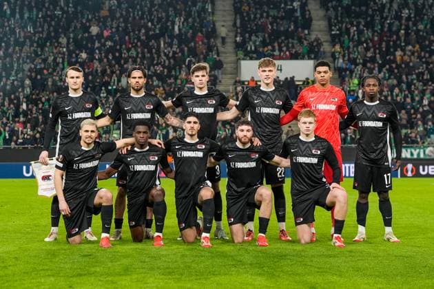 2025-01-30 Ferencvaros v AZ Alkmaar - UEFA Europa League BUDAPEST, HUNGARY - JANUARY 30: Players of AZ take a group photo during the UEFA Europa League match between Ferencvaros and AZ Alkmaar at Ferencvaros Stadion on January 30, 2025 in Budapest, Hungary. Budapest Ferencvaros Stadion Hungary Content not available for redistribution in The Netherlands directly or indirectly through any third parties. Copyright: xEdxvanxdexPolx