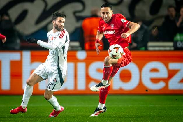 Besiktas JK forwarder Rafa Silva, FC Twente defender Anass Salah-Eddine during the match Twente - Besiktas at the Grolsch Veste for the UEFA Europa League - League phase - Matchday 8 season 2024-2025 in ENSCHEDE, Netherlands on 30 january 2025, (photo by Marcel van Dorst EYE4images Defodi-746_212108 Defodi-746