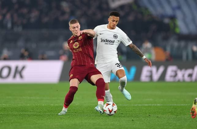 30 01 2025, Football UEFA Europa League, AS Roma Eintracht Frankfurt, emonline, emspor, v l , Artem Dovbyk AS Roma , Tuta Lucas Silva Melo Eintracht Frankfurt DFL DFB REGULATIONS PROHIBIT ANY USE OF PHOTOGRAPHS AS IMAGE SEQUENCES AND OR QUASI VIDEO xdcx Copyright: HMBxMedia Claus