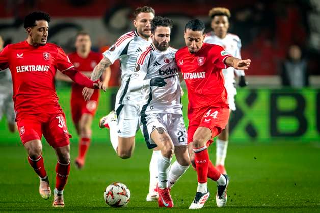 Besiktas JK forwarder Rafa Silva, FC Twente defender Anass Salah Eddine during the match Twente Besiktas at the Grolsch Veste for the UEFA Europa League League phase Matchday 8 season 2024 2025 in ENSCHEDE, Netherlands on 30 january 2025, photo by Marcel van Dorst EYE4images Defodi 746 212112 Defodi-746