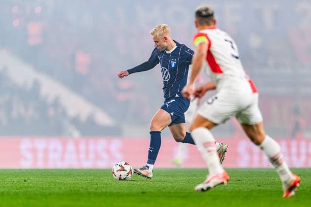 250130 Otto Rosengren of Malmö FF during the UEFA Europa League football match between Slavia Prague and Malmö FF on January 30, 2025 in Prague Photo Mathilda Ahlberg BILDBYRAN kod MA MA0779 fotboll football soccer fotball uefa europa league europa league slavia prag malmö ff bbeng bbauto  Copyright: MATHILDAxAHLBERG BB250130MA047